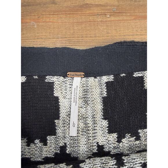 Free People Women's size Large Wrapped In You Blanket Skirt Aztec Geometric - Picture 4 of 6